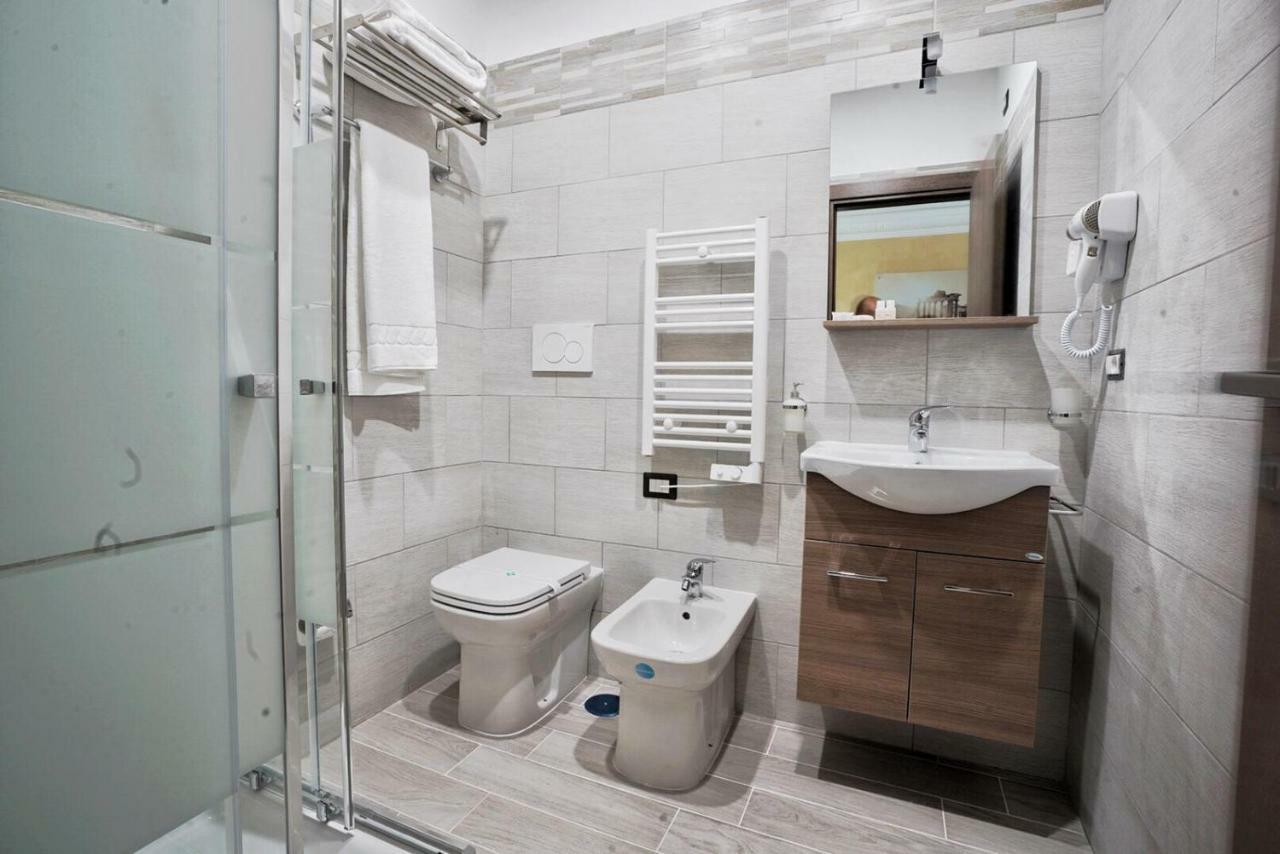 Noemi'S Rooms Guest House โรม ภายนอก รูปภาพ