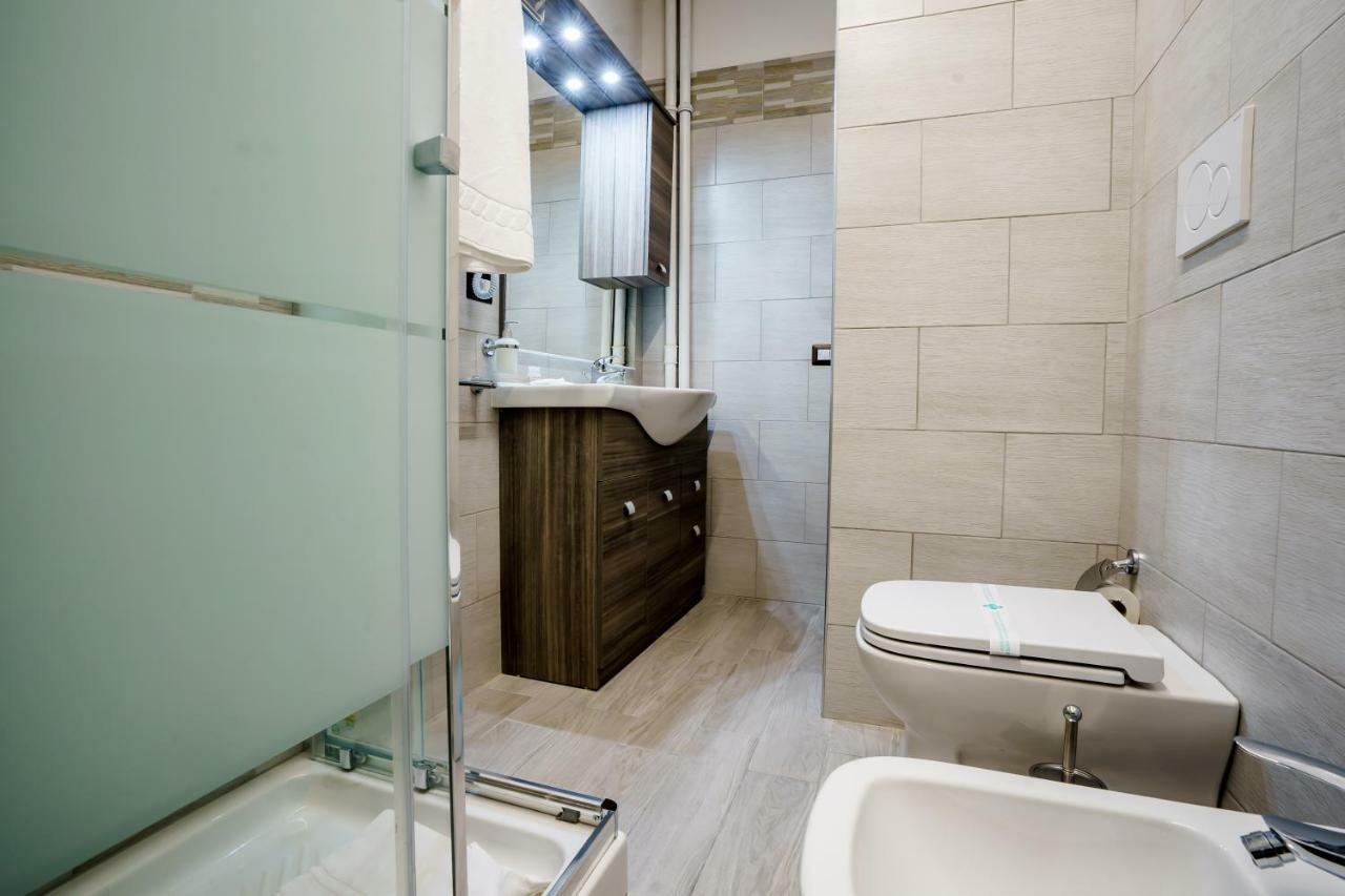 Noemi'S Rooms Guest House โรม ภายนอก รูปภาพ